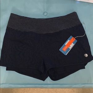 BRAND NEW MPG Stretch Woven Embossed Shorts